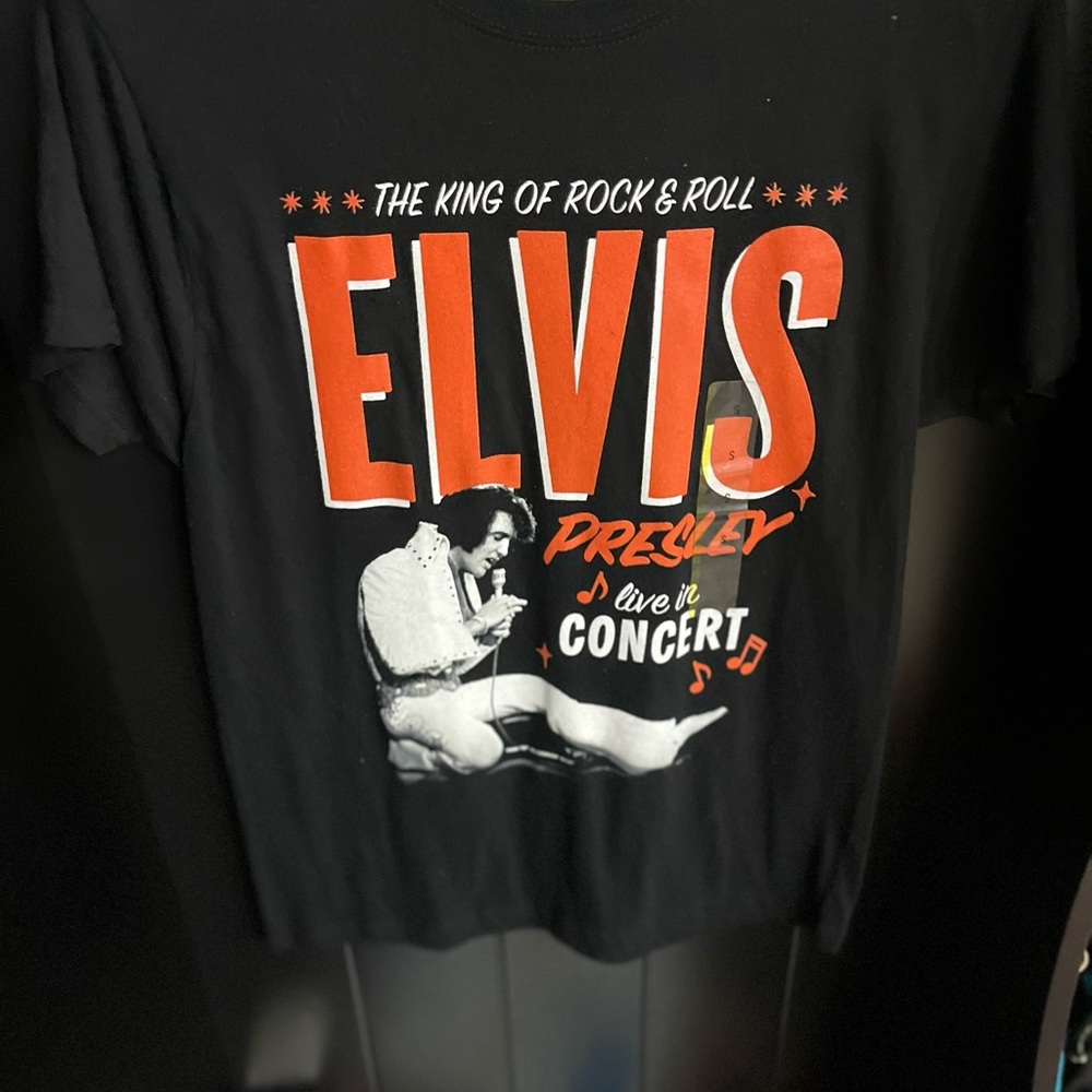 Elvis Presley T-Shirt Celebrate The King Of Rock Roll!